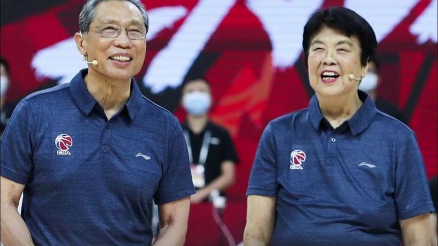 李少芬入选名人堂钟南山出镜,中国钟南山院士的老婆李少芬身高