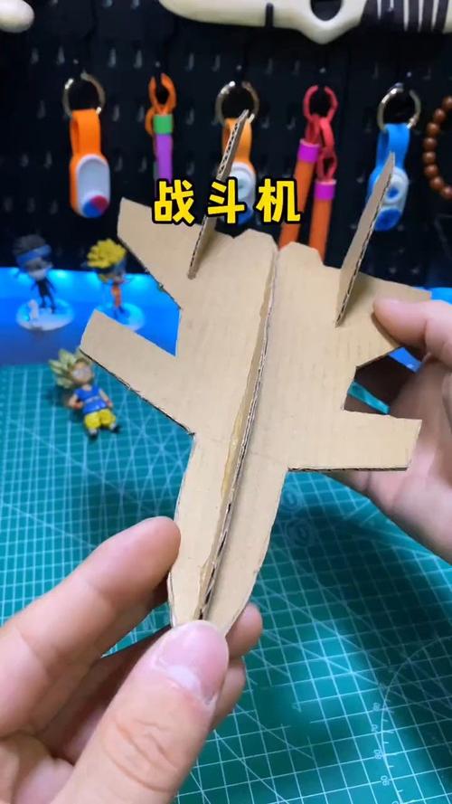 纸飞机旧纸板,用旧纸板做飞机